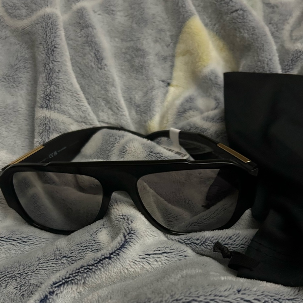 Versace Black Sunglasses with Gold Medusa Plaques - Picture 9 of 11